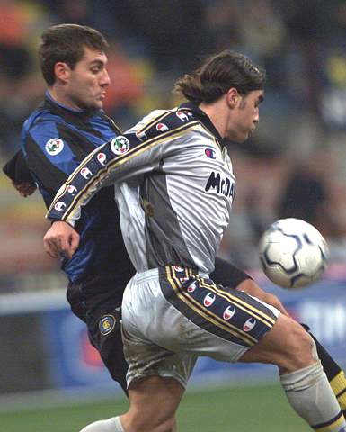 边路超载牵 边路超载牵