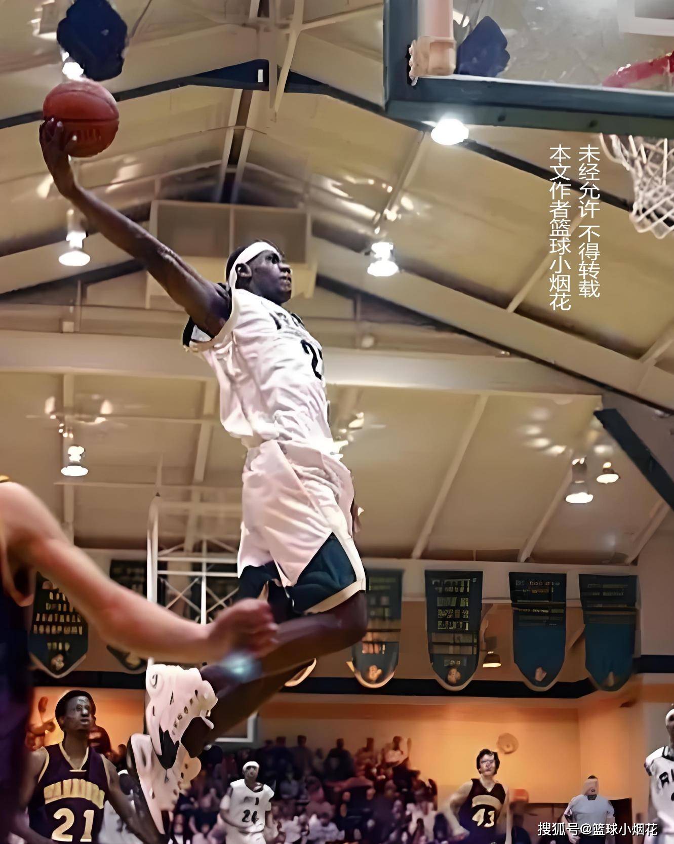 入右侧肋部 入右侧肋部